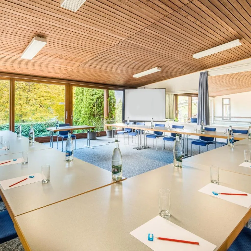 Hotel Lindenhof by Crossworld AG - صورة 9