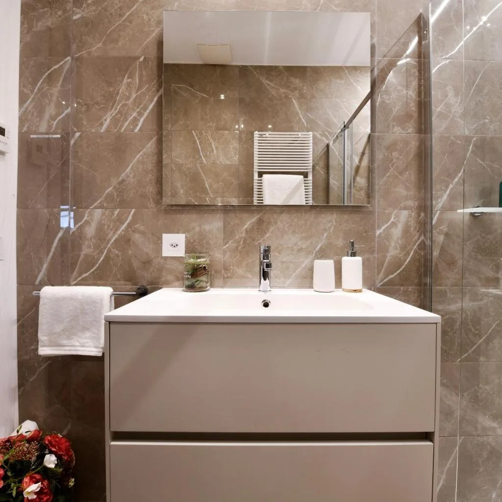 Lake Modern Suites - Free Parking - صورة 5