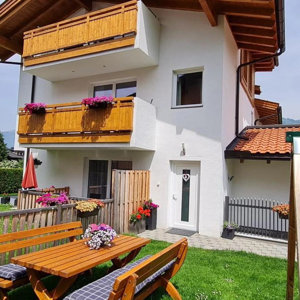 Alp-IN Lodges Kaprun, including Summer Card - صورة 18