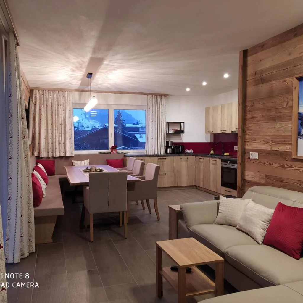 Alp-IN Lodges Kaprun, including Summer Card - صورة 3