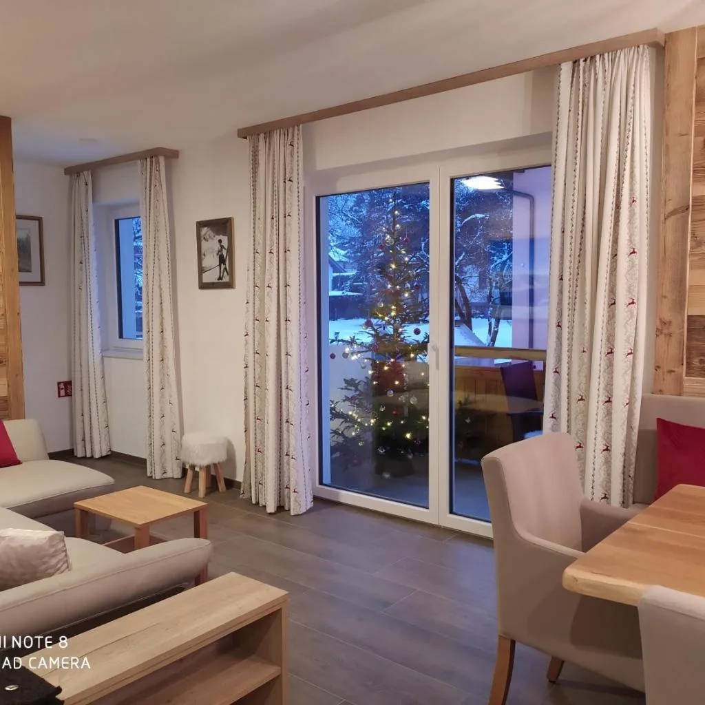 Alp-IN Lodges Kaprun, including Summer Card - صورة 6