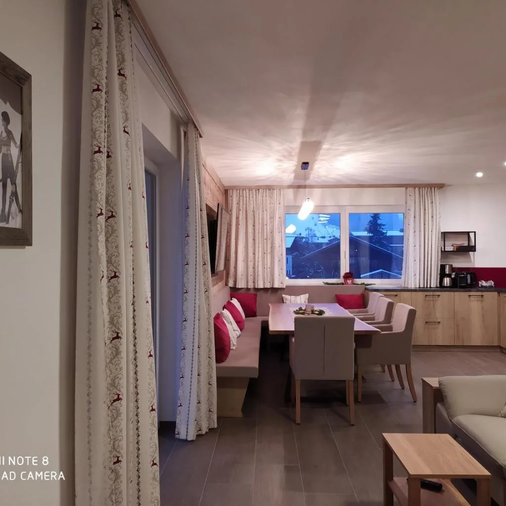 Alp-IN Lodges Kaprun, including Summer Card - صورة 9