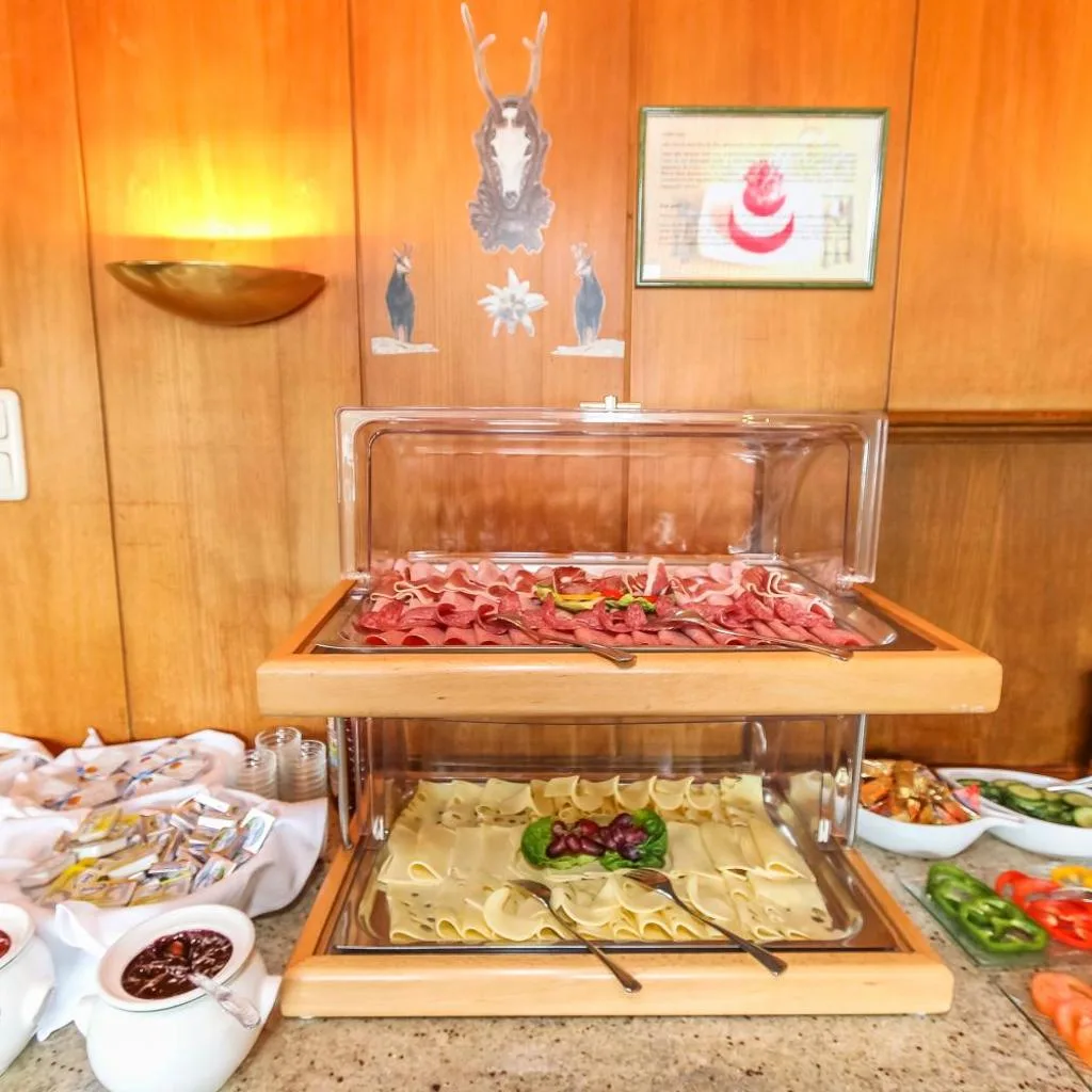 Alpenhotel Tauernstüberl - صورة 10