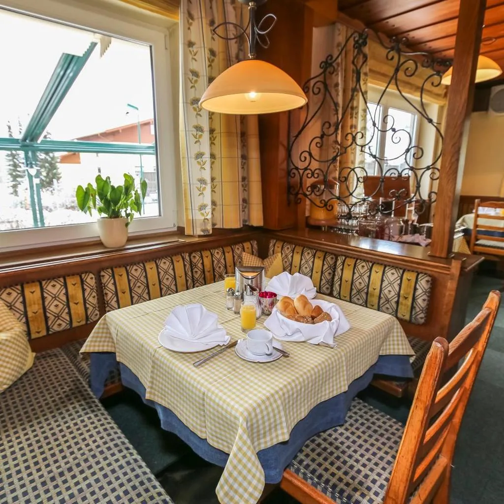 Alpenhotel Tauernstüberl - صورة 14