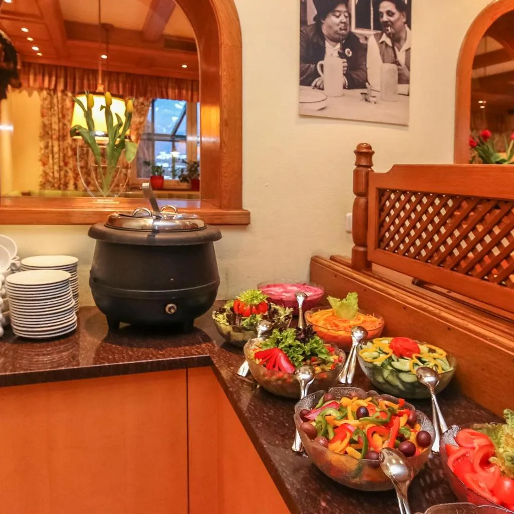 Alpenhotel Tauernstüberl - صورة 17