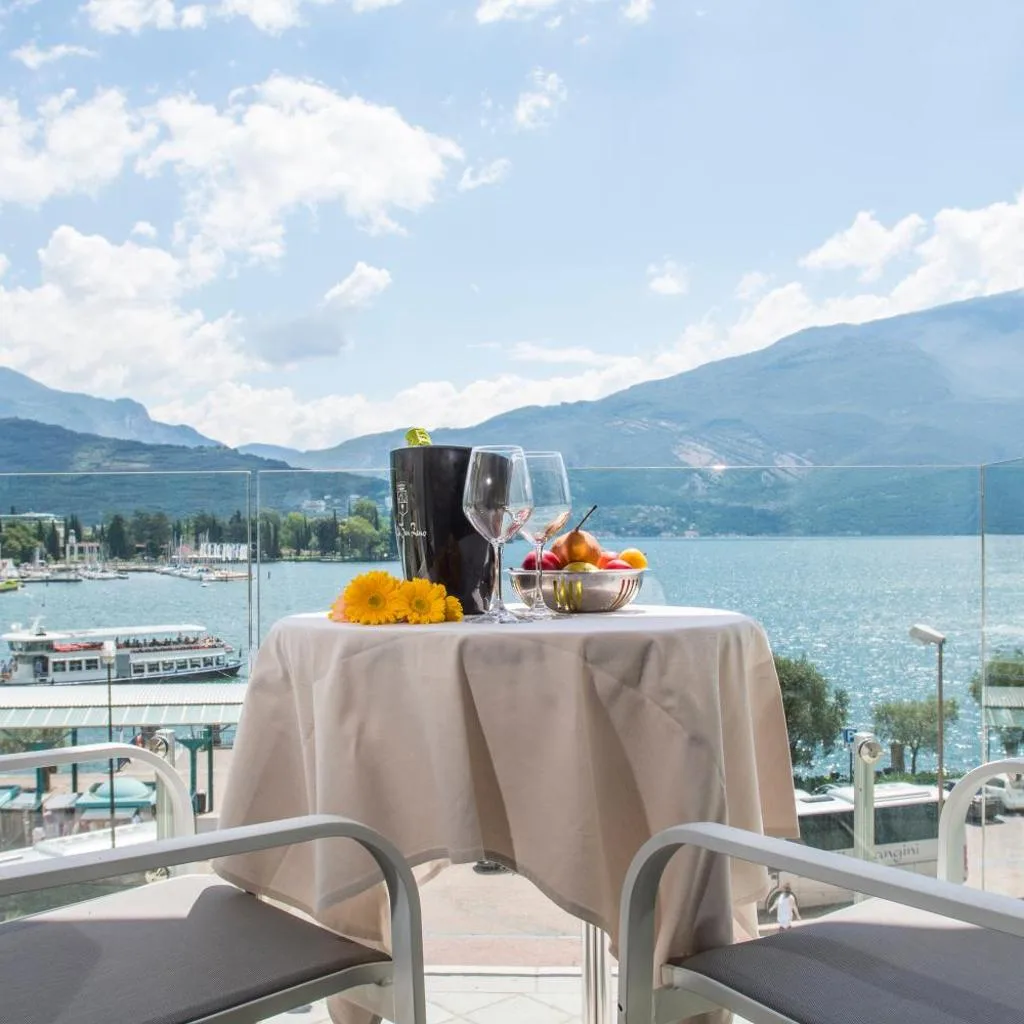 Exclusive Suites Riva