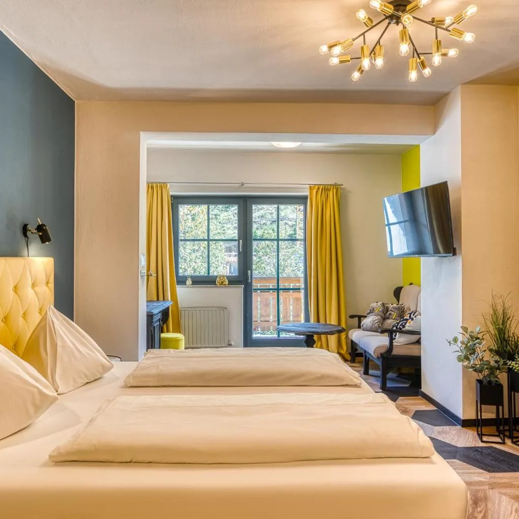 Boutique House happYellow Saalbach mit Joker Card - صورة 11