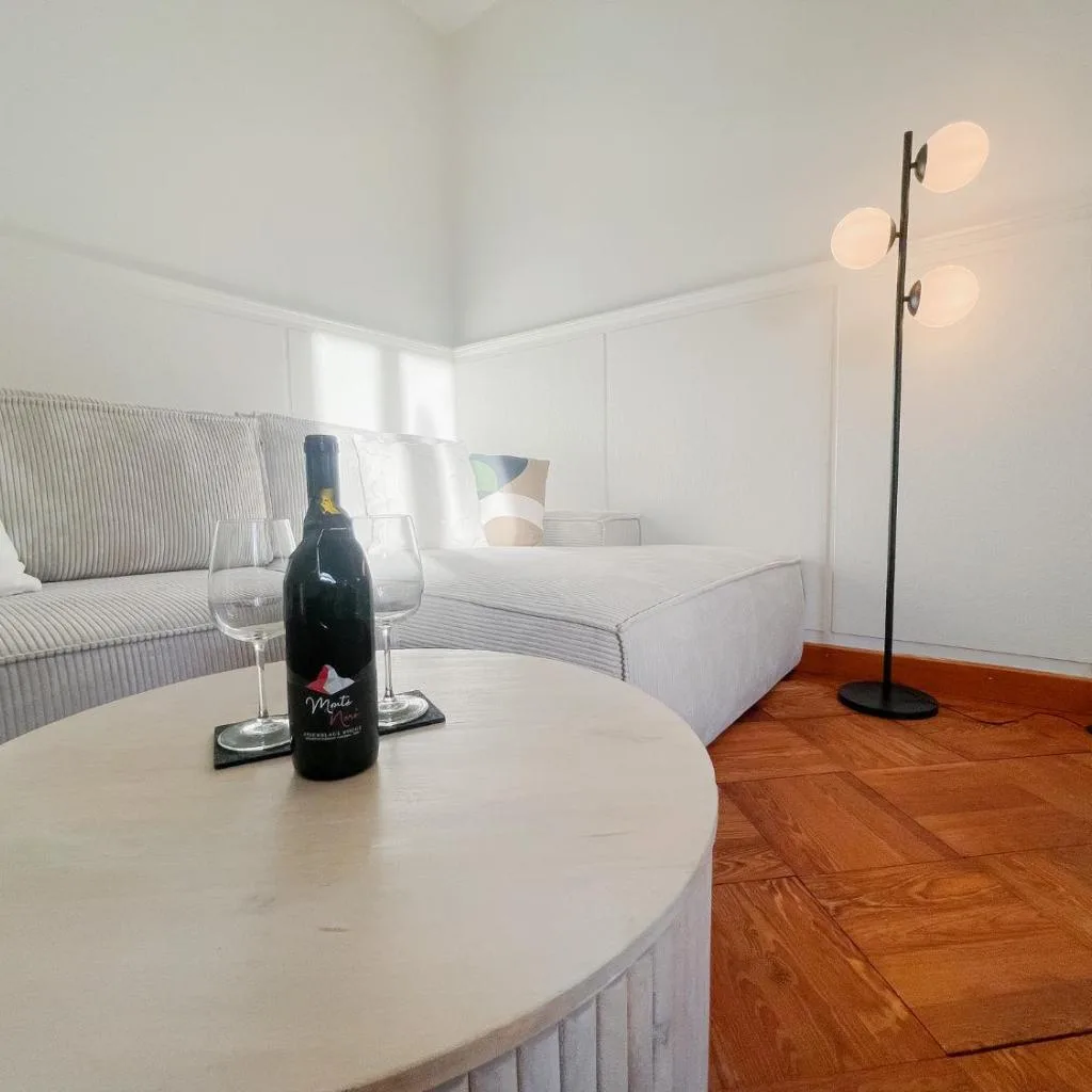 West Center 4 Bed Free Parking WiFi - صورة 16