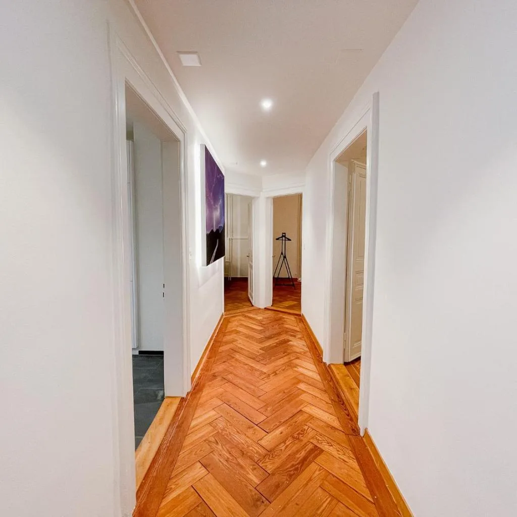 West Center 4 Bed Free Parking WiFi - صورة 4