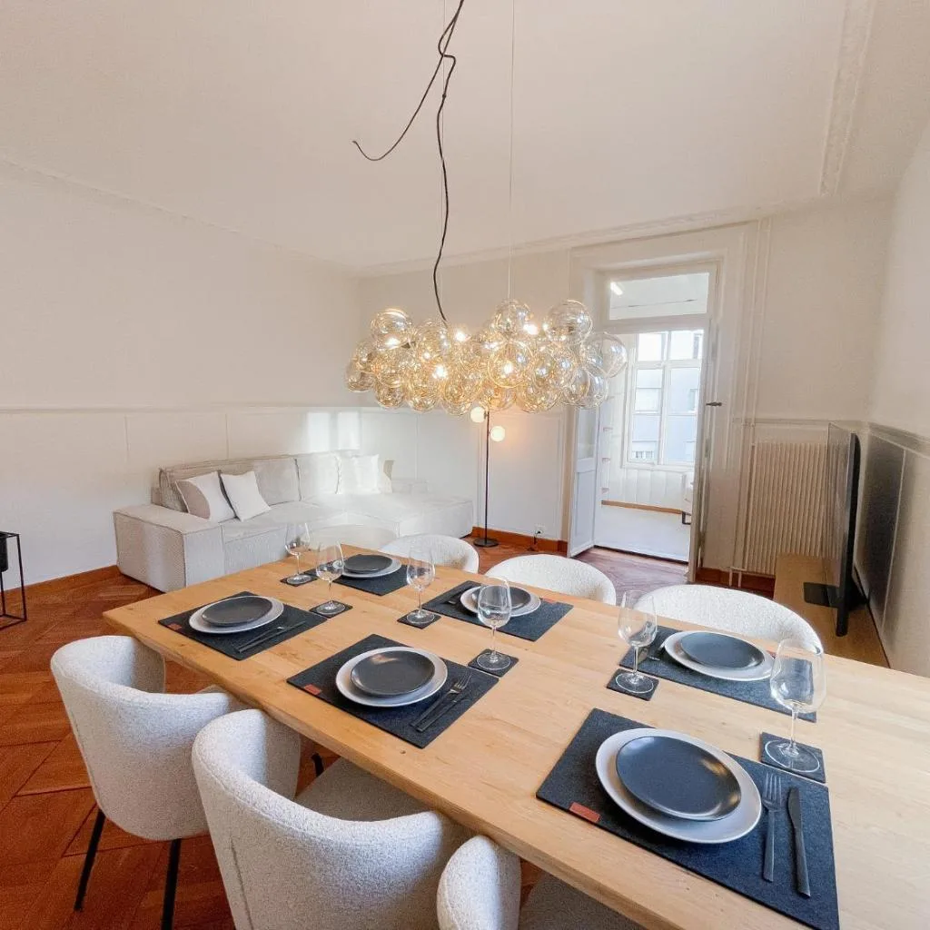 West Center 4 Bed Free Parking WiFi - صورة 9