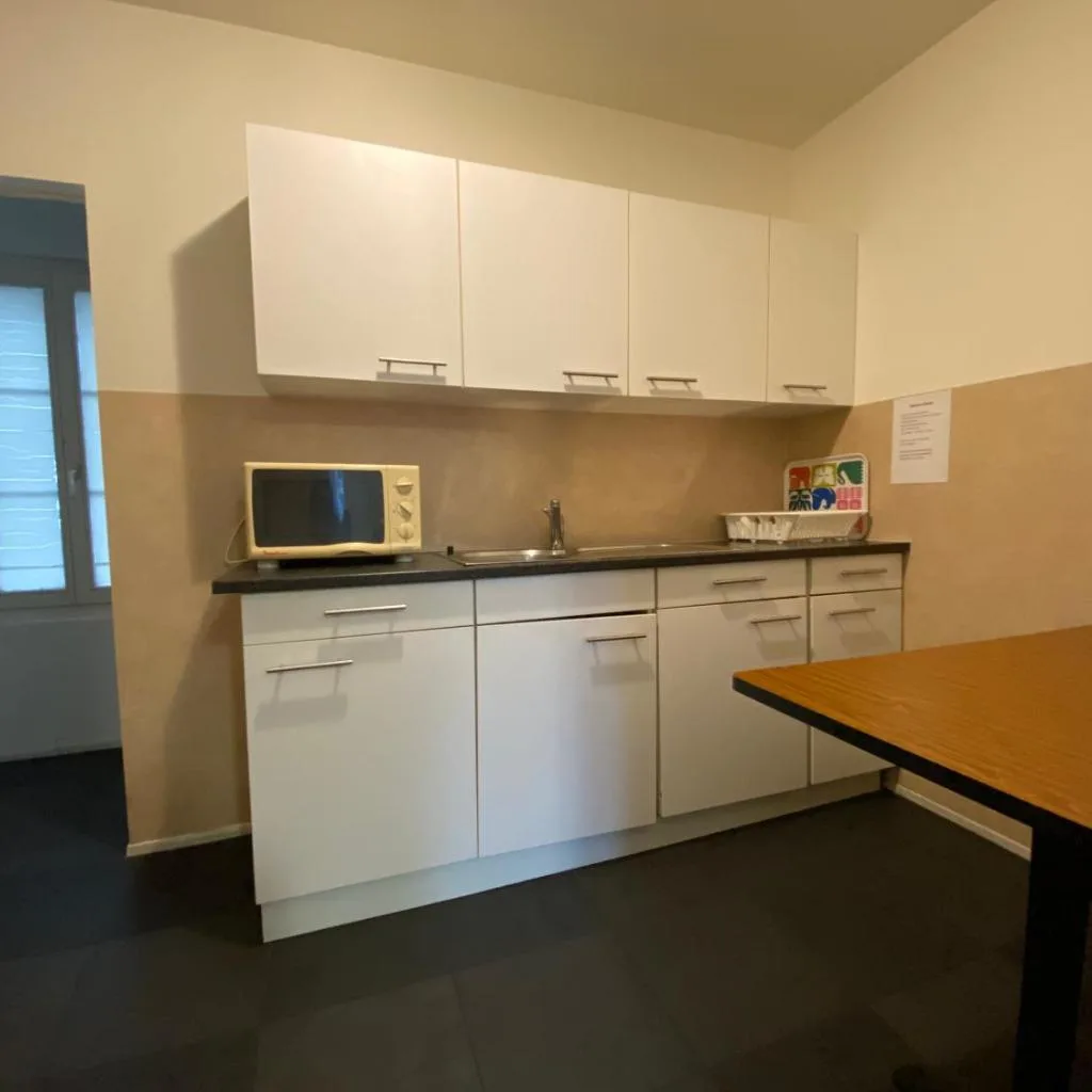 Happy central apartment - صورة 13