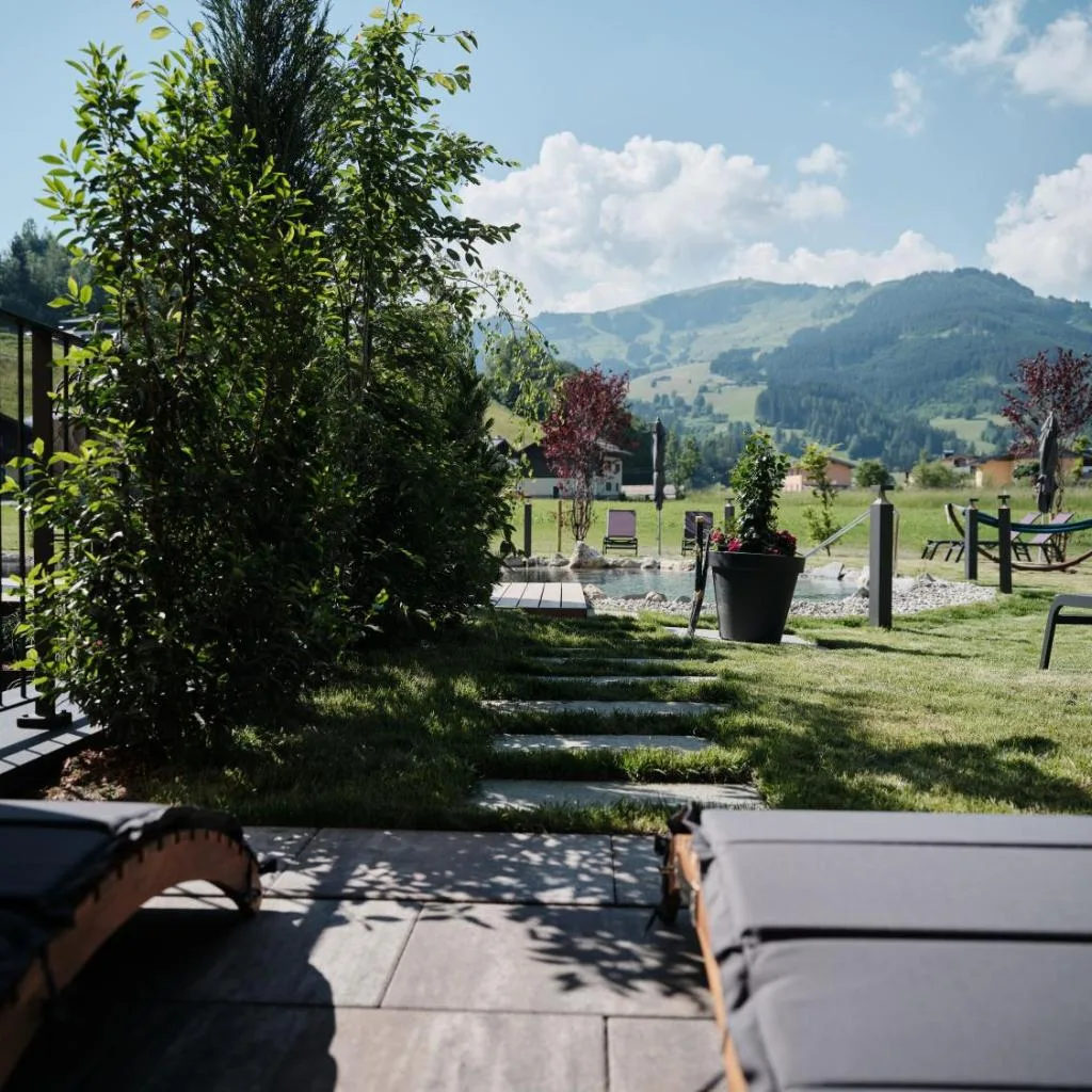 Wellness und Brunch Hotel MorgenZeit beheizter Naturteich Genuss Frühstück bis 13 Uhr Hochkönig Sommercard - صورة 18