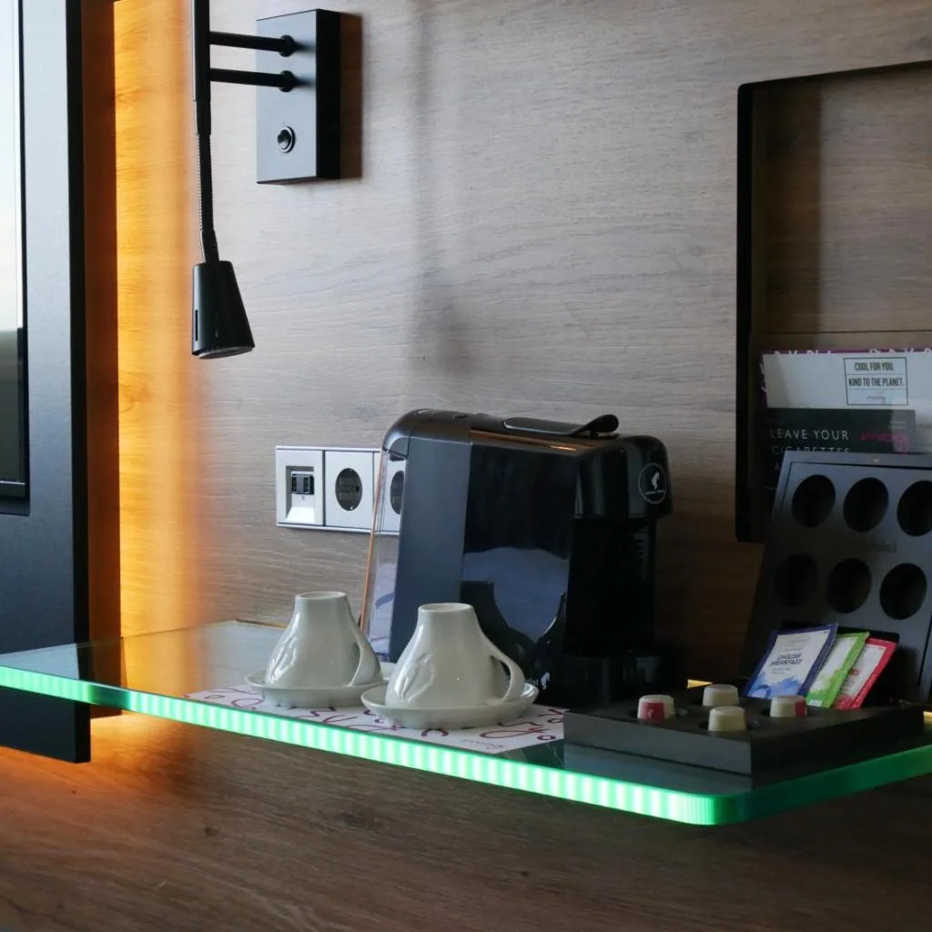 MOXY Vienna Airport - صورة 11