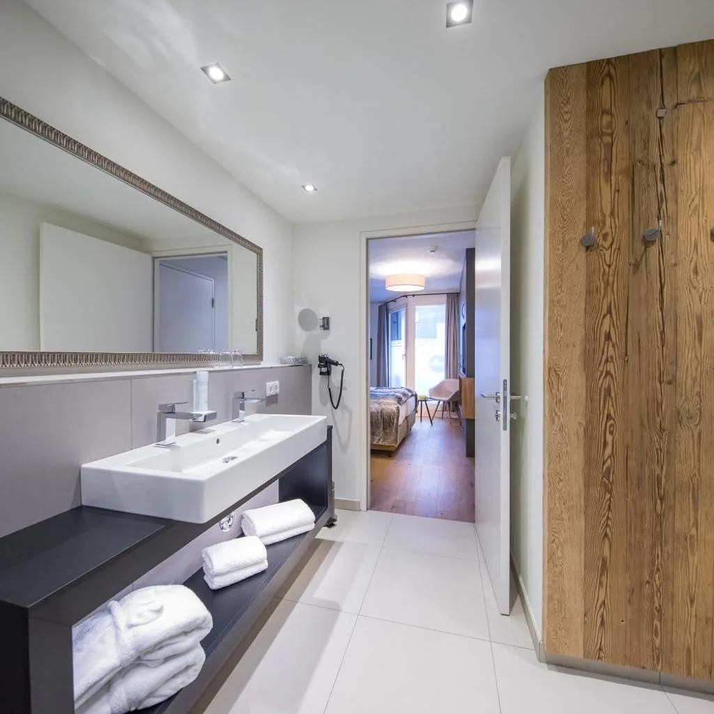 TWO TIMEZ - Boutique Hotel - with AC - صورة 14