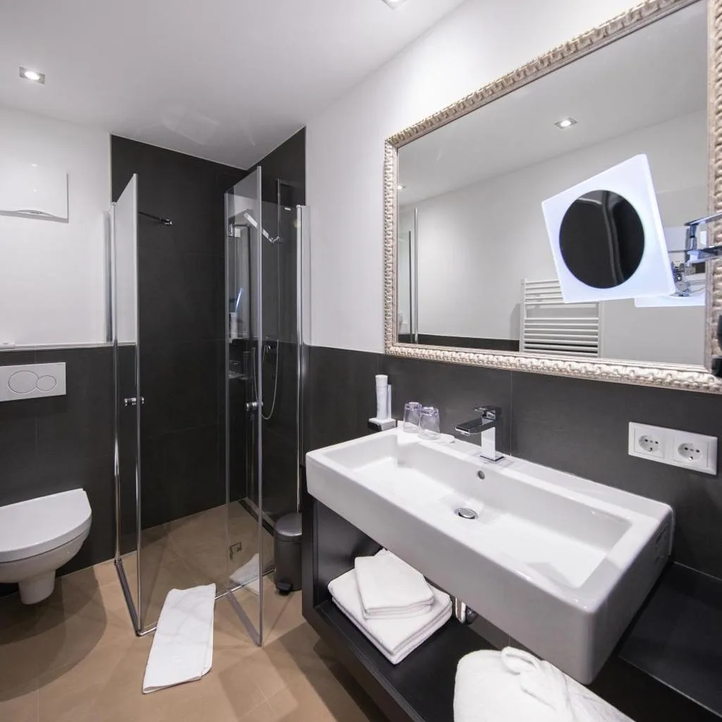 TWO TIMEZ - Boutique Hotel - with AC - صورة 15