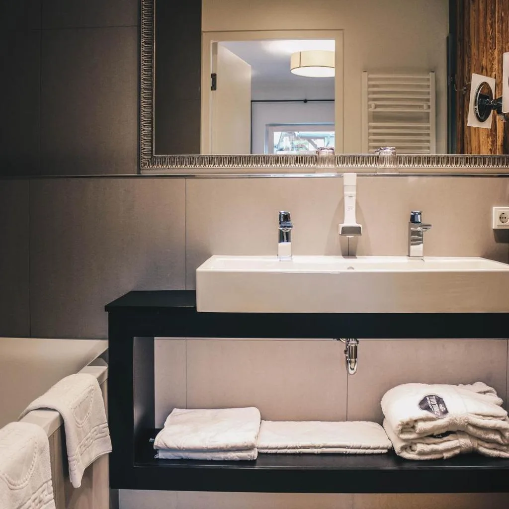 TWO TIMEZ - Boutique Hotel - with AC - صورة 16