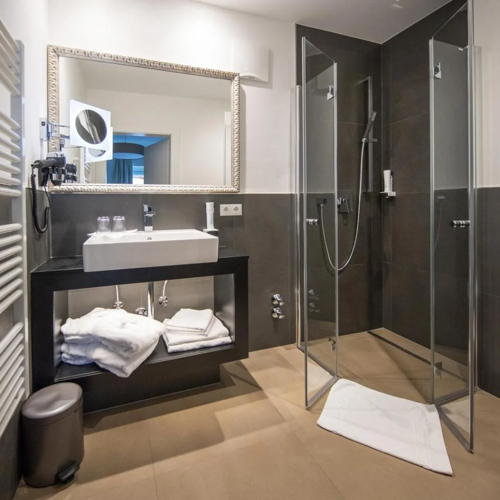 TWO TIMEZ - Boutique Hotel - with AC - صورة 17