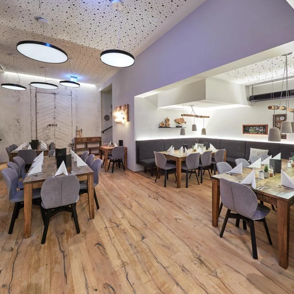 TWO TIMEZ - Boutique Hotel - with AC - صورة 18