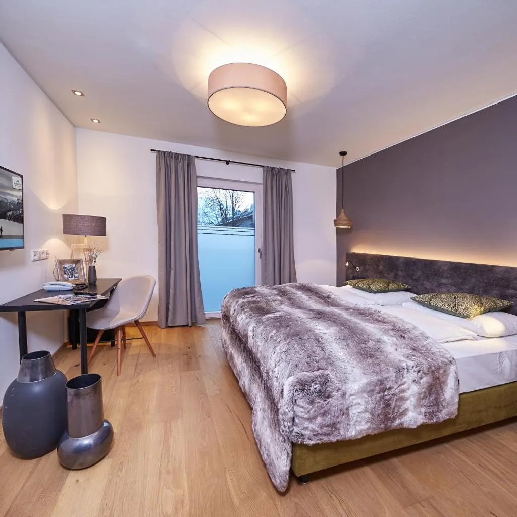 TWO TIMEZ - Boutique Hotel - with AC - صورة 3