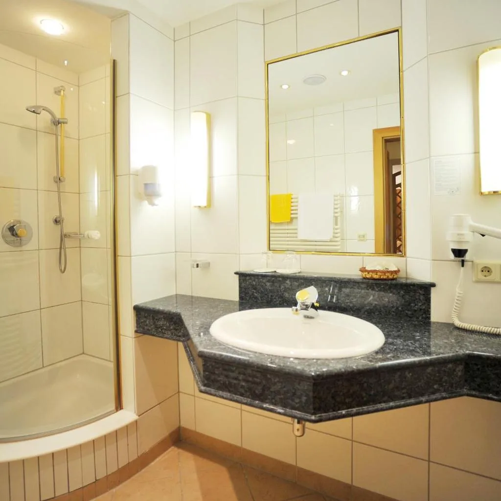 Thermal-Badhotel Kirchler - صورة 8