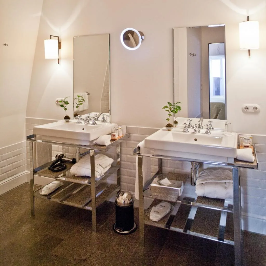 Louis Hotel - صورة 10