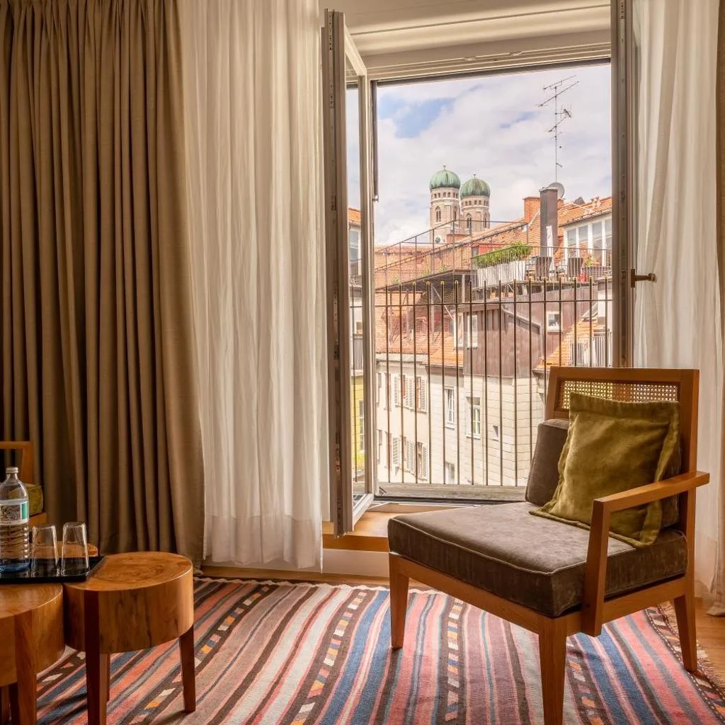 Louis Hotel - صورة 12