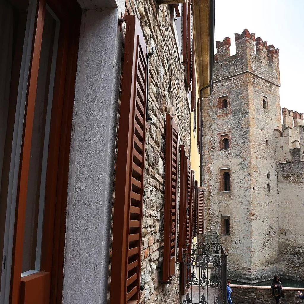 Aurora Sirmione Appartamenti - صورة 13