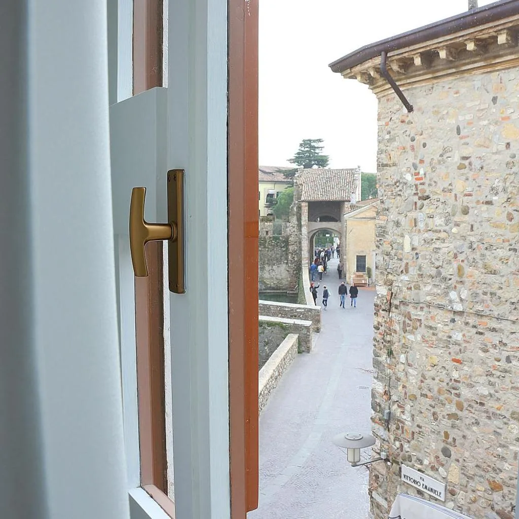 Aurora Sirmione Appartamenti - صورة 4