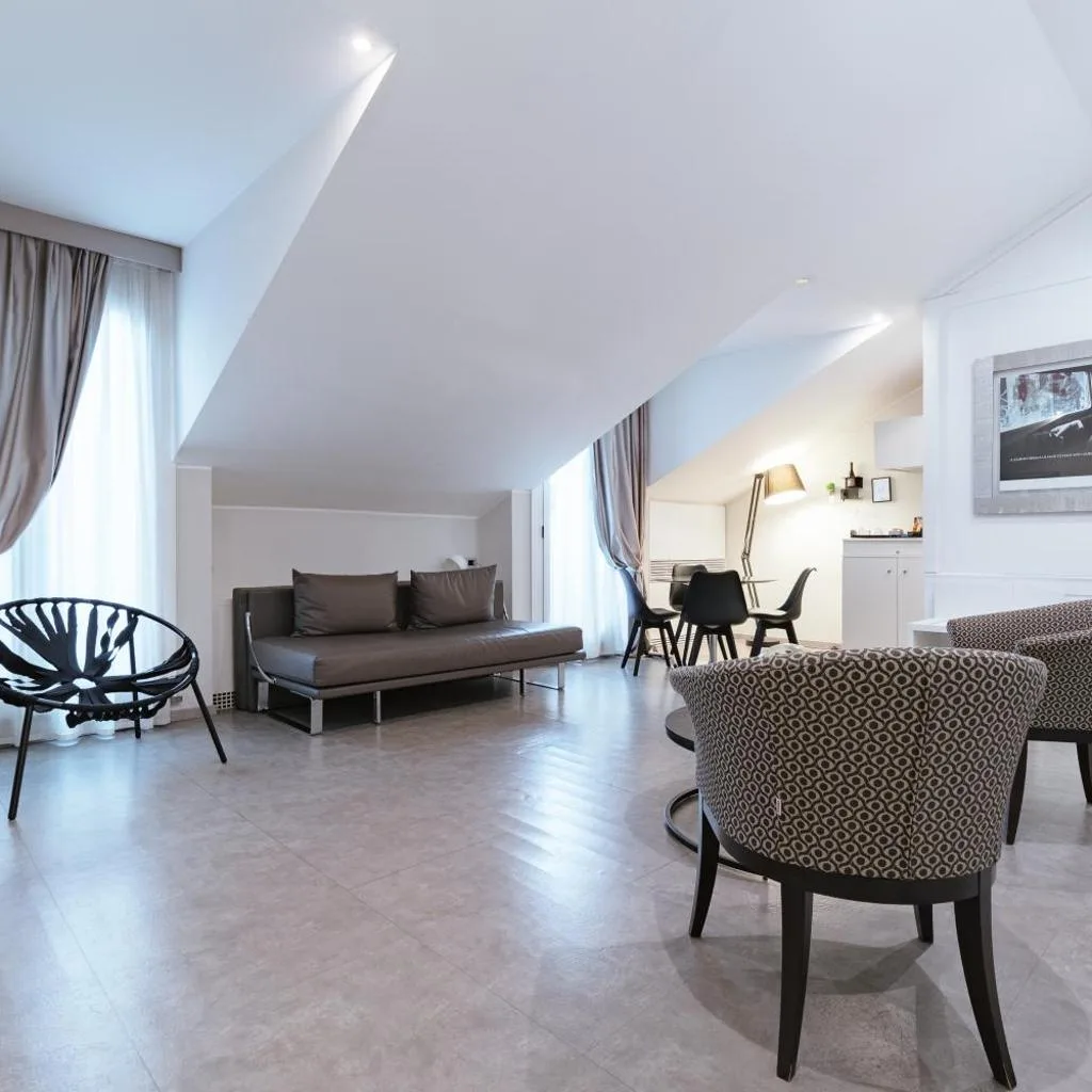 Montenapoleone Suites - صورة 16