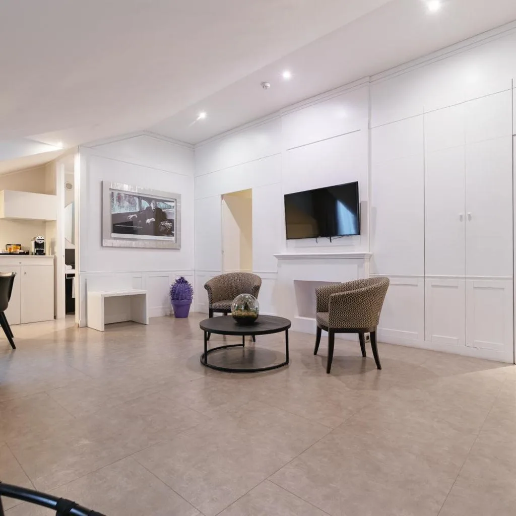 Montenapoleone Suites - صورة 8