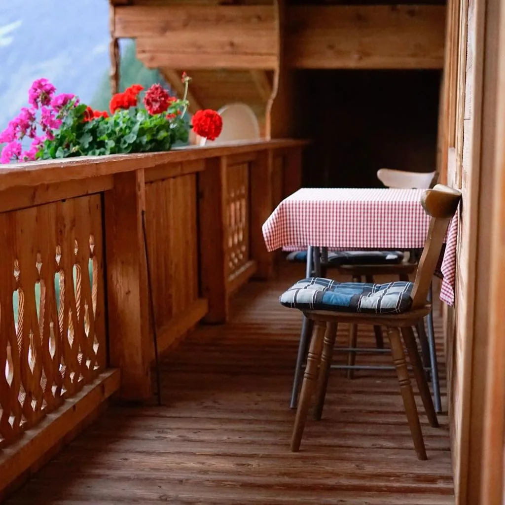 Schulhaus Tirol - صورة 4