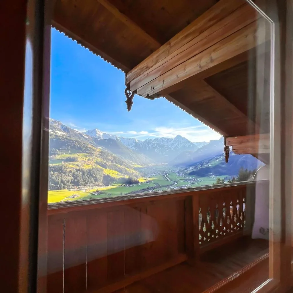 Schulhaus Tirol - صورة 6