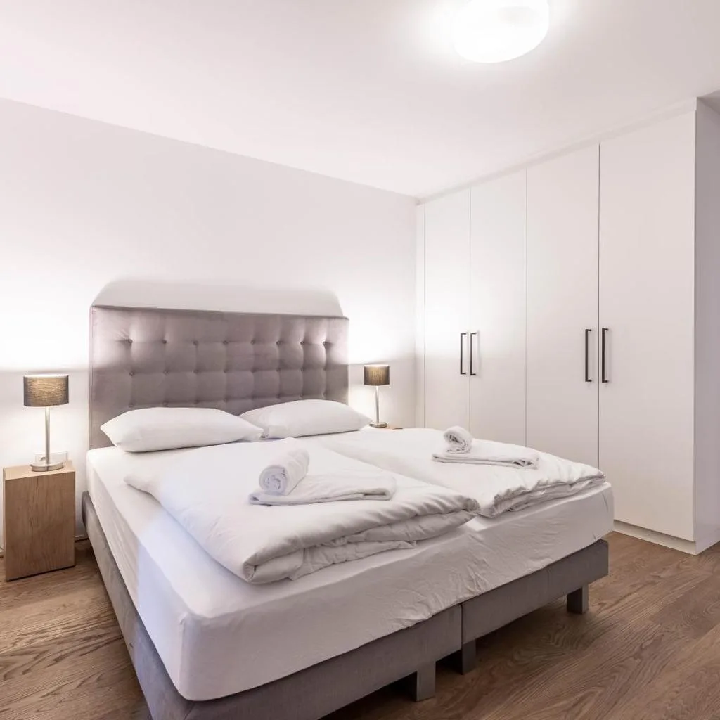 Bellevue Residences - Luxurious Lakeside Apartments - صورة 12