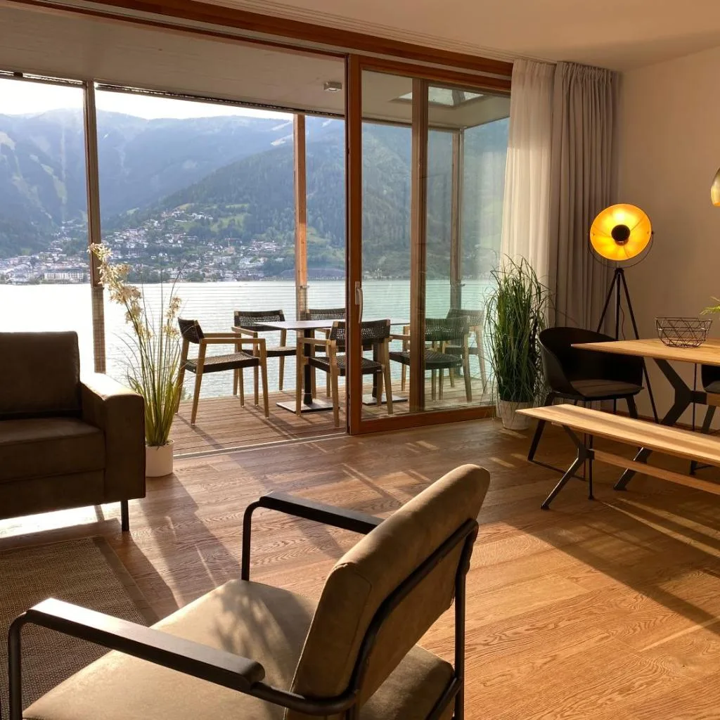 Bellevue Residences - Luxurious Lakeside Apartments - صورة 15