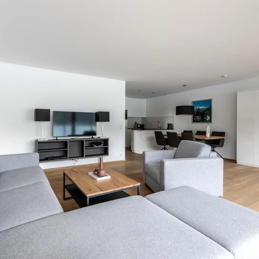 Bellevue Residences - Luxurious Lakeside Apartments - صورة 16