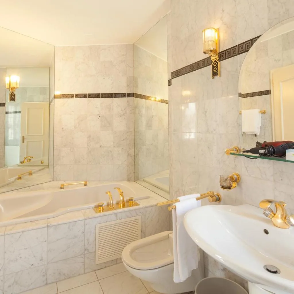 Hotel Central Continental - صورة 16