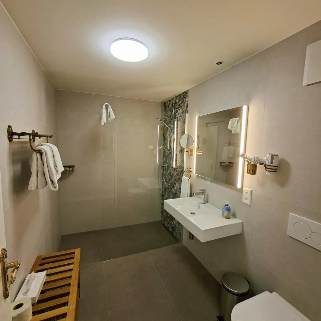 Hotel Central Continental - صورة 4