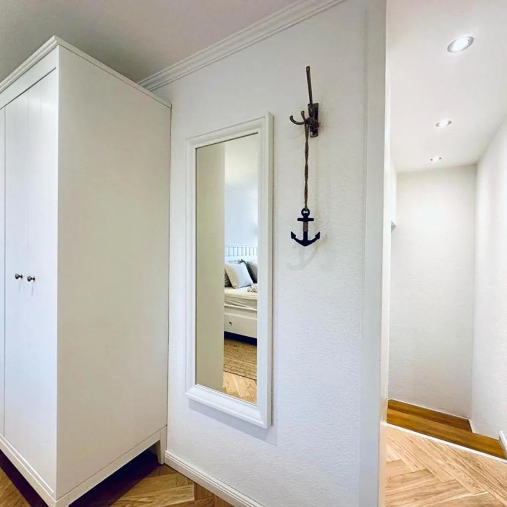 Boutique Hotel & Restaurant Niesenblick - Lakefront rooms with balcony on Lake Thun - SELF CHECK IN & digitale Reception - صورة 10